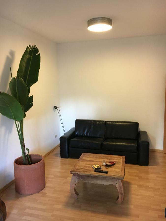 Ferienwohnung Mit Terasse オーバーハウゼン エクステリア 写真