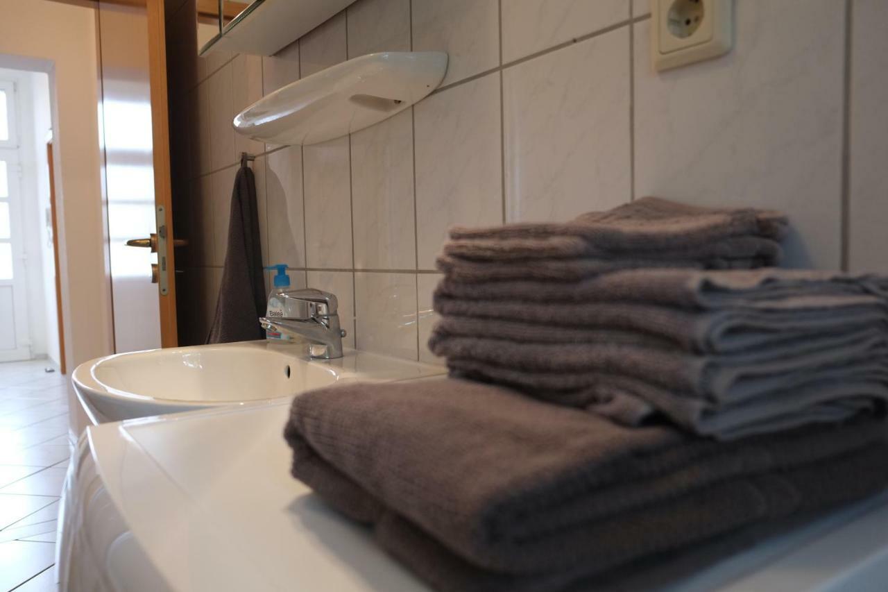 Ferienwohnung Mit Terasse オーバーハウゼン エクステリア 写真