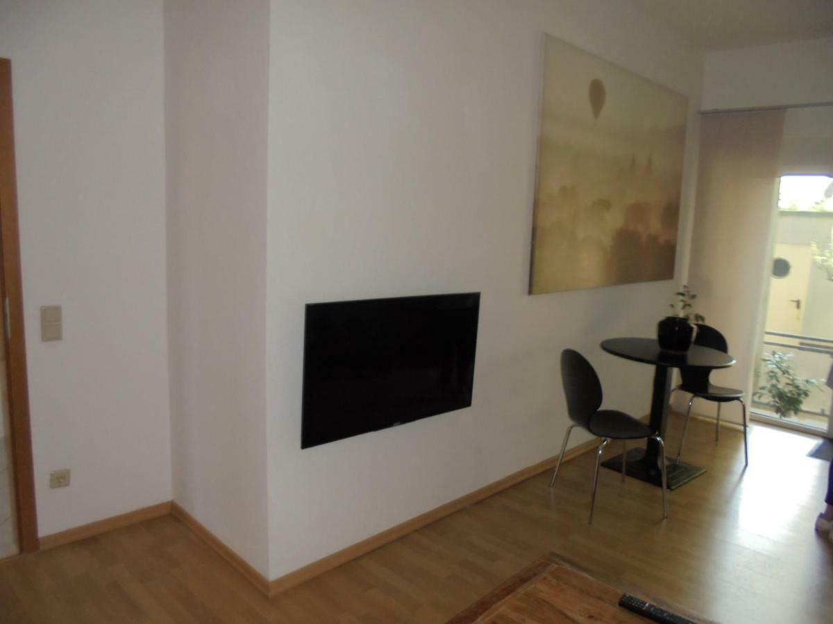 Ferienwohnung Mit Terasse オーバーハウゼン エクステリア 写真