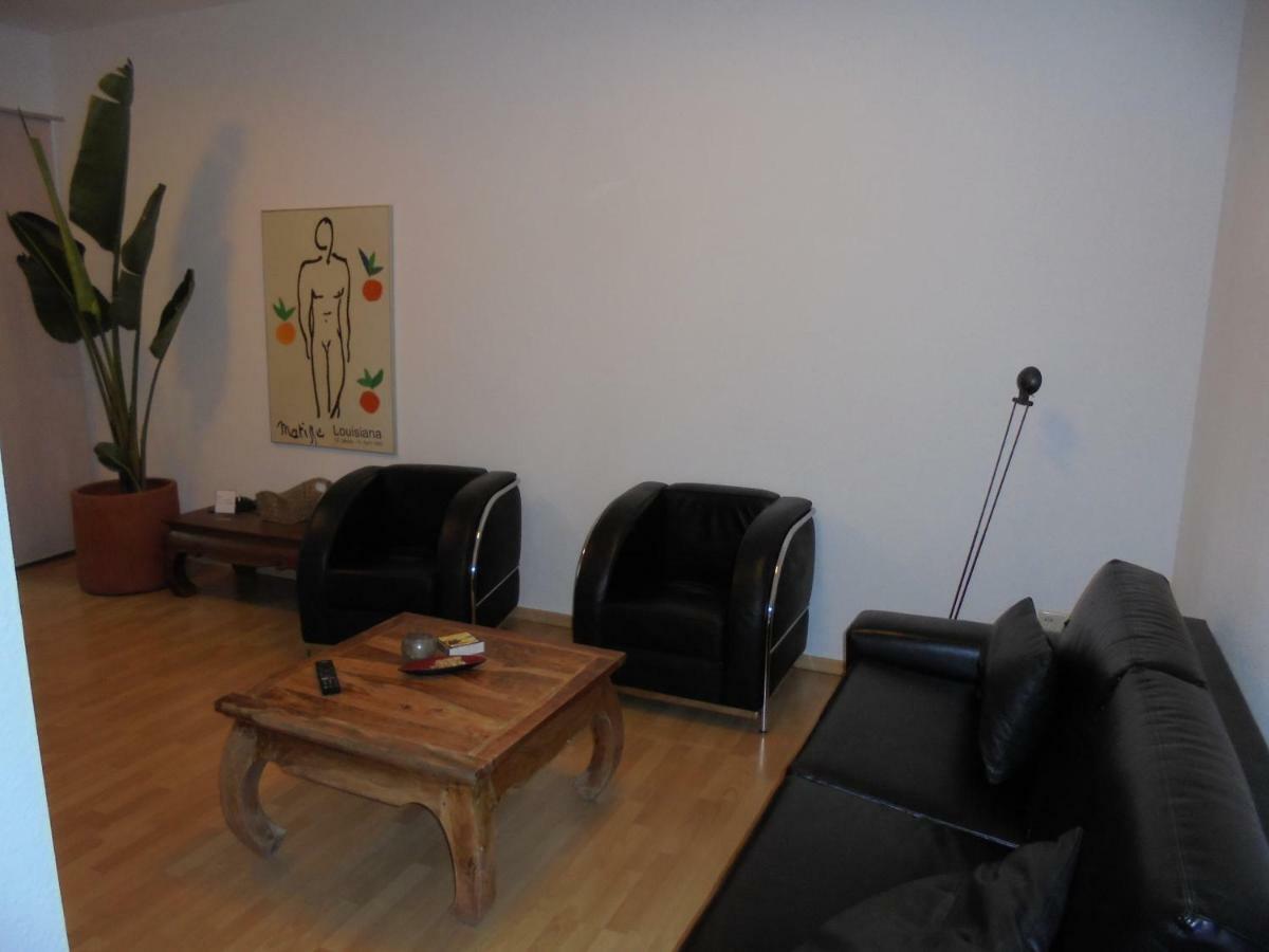 Ferienwohnung Mit Terasse オーバーハウゼン エクステリア 写真