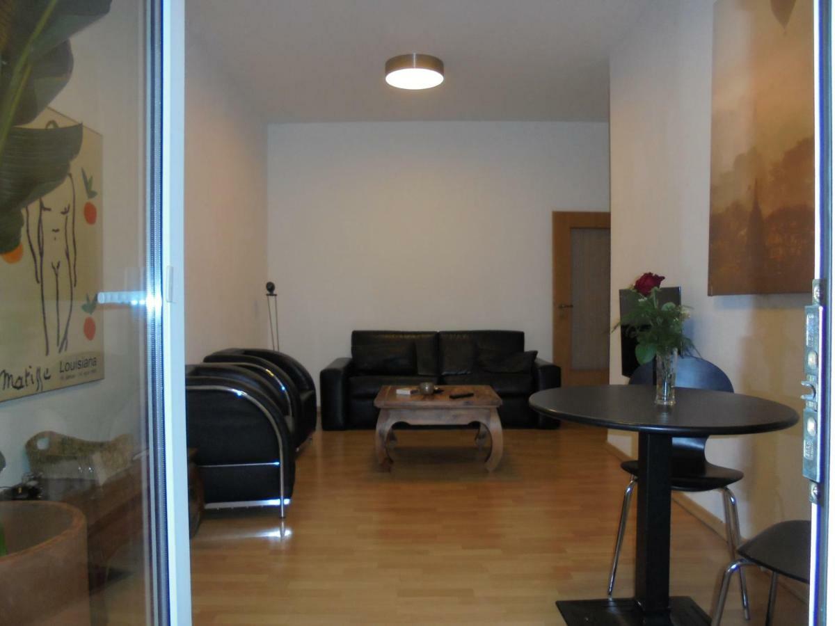 Ferienwohnung Mit Terasse オーバーハウゼン エクステリア 写真
